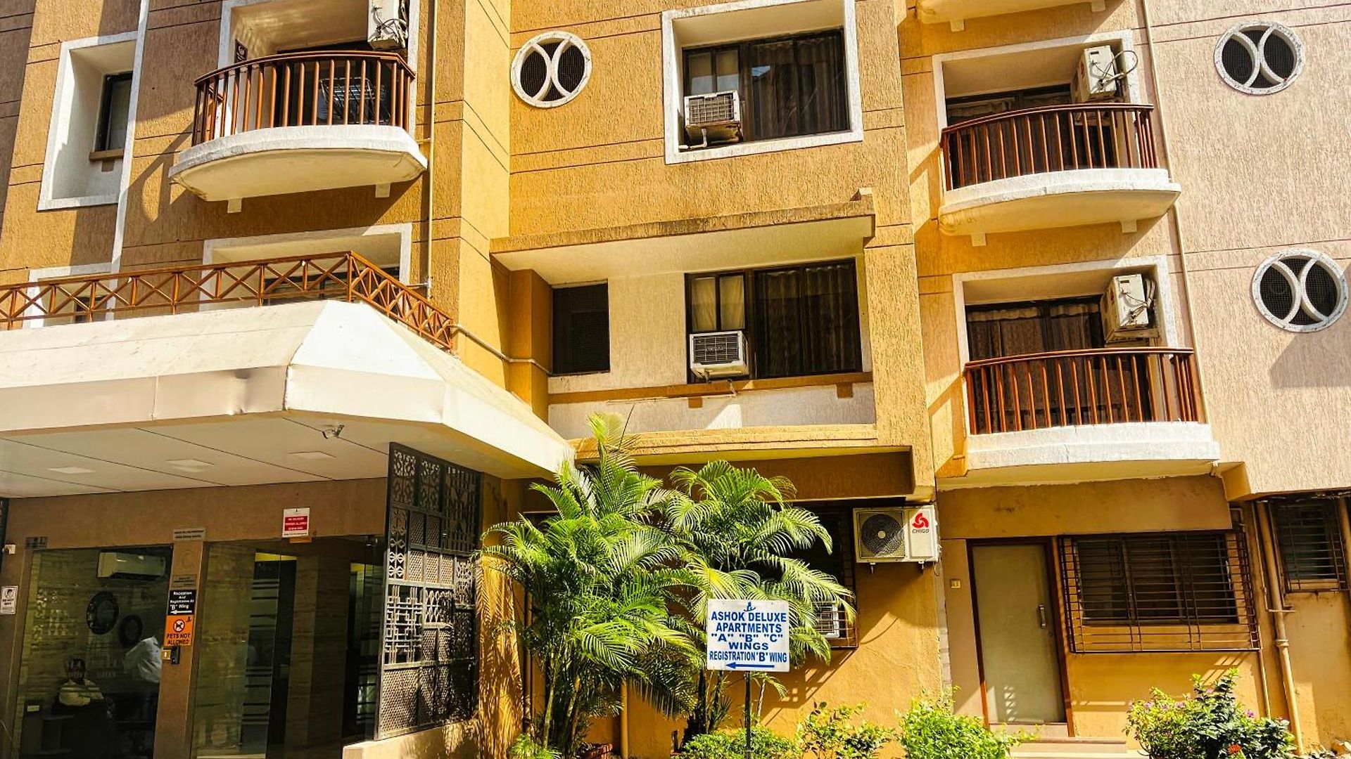 Maxxvalue - Service Marol Apartment