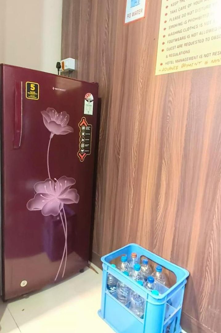 Almas 24 Aircondition * Mumbai