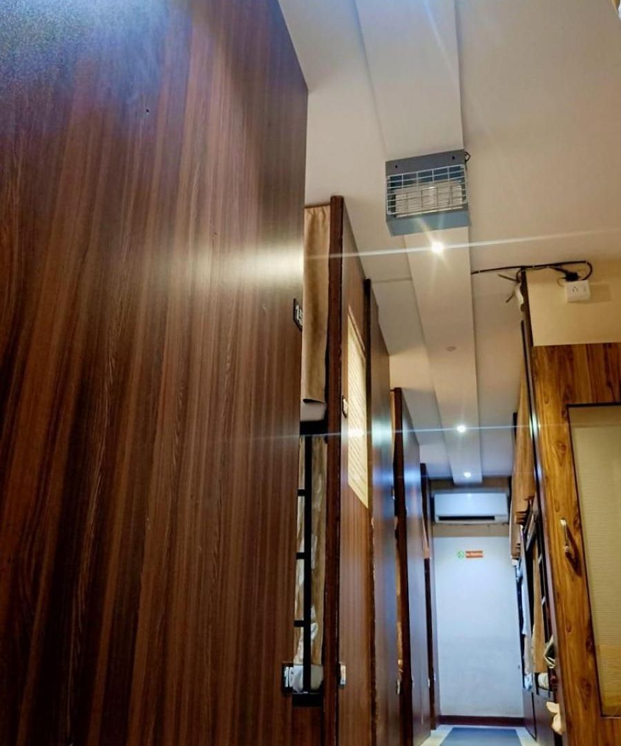 Almas 24 Aircondition Hostel *
