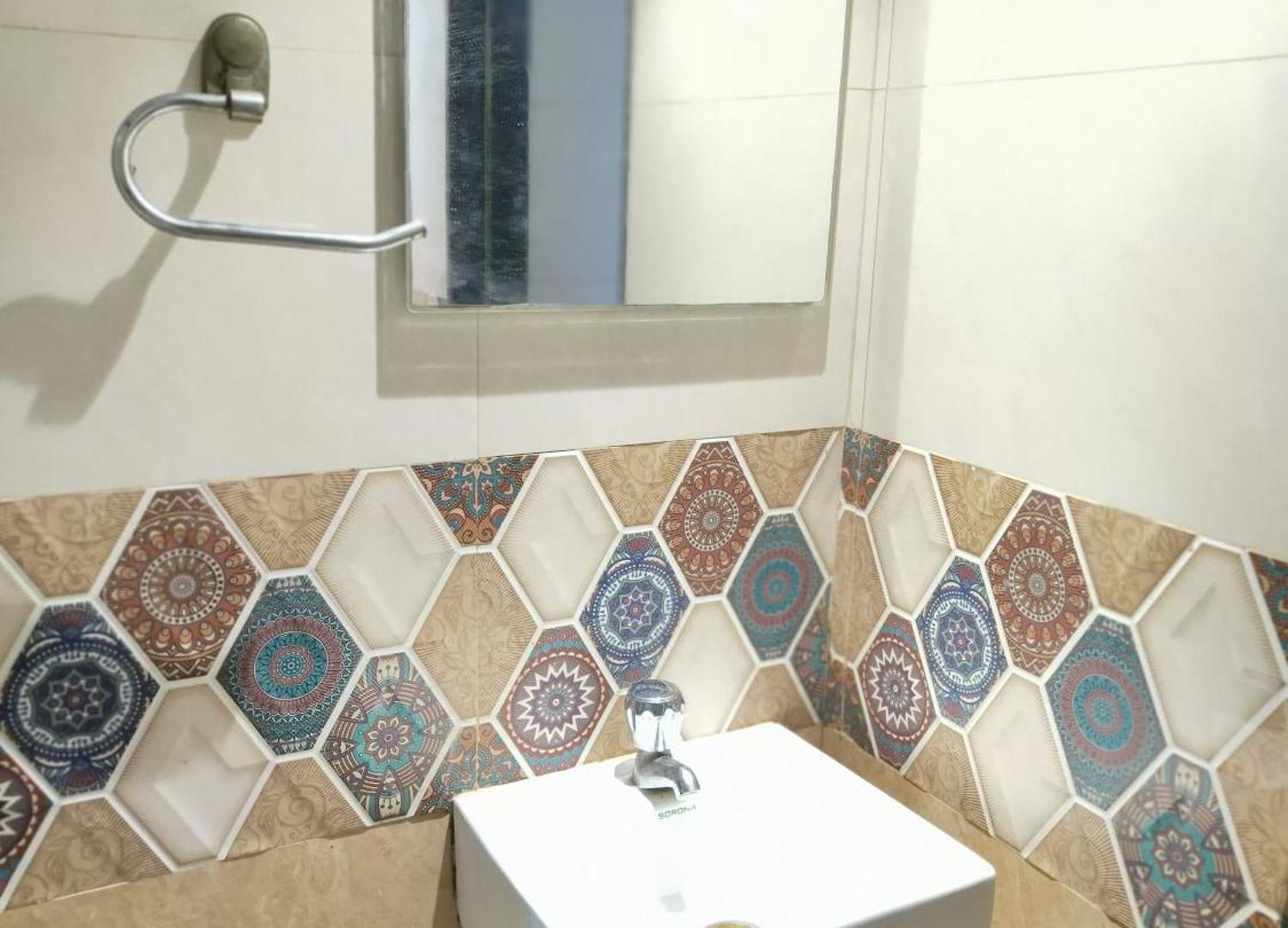 Almas 24 Aircondition Hostel Mumbai
