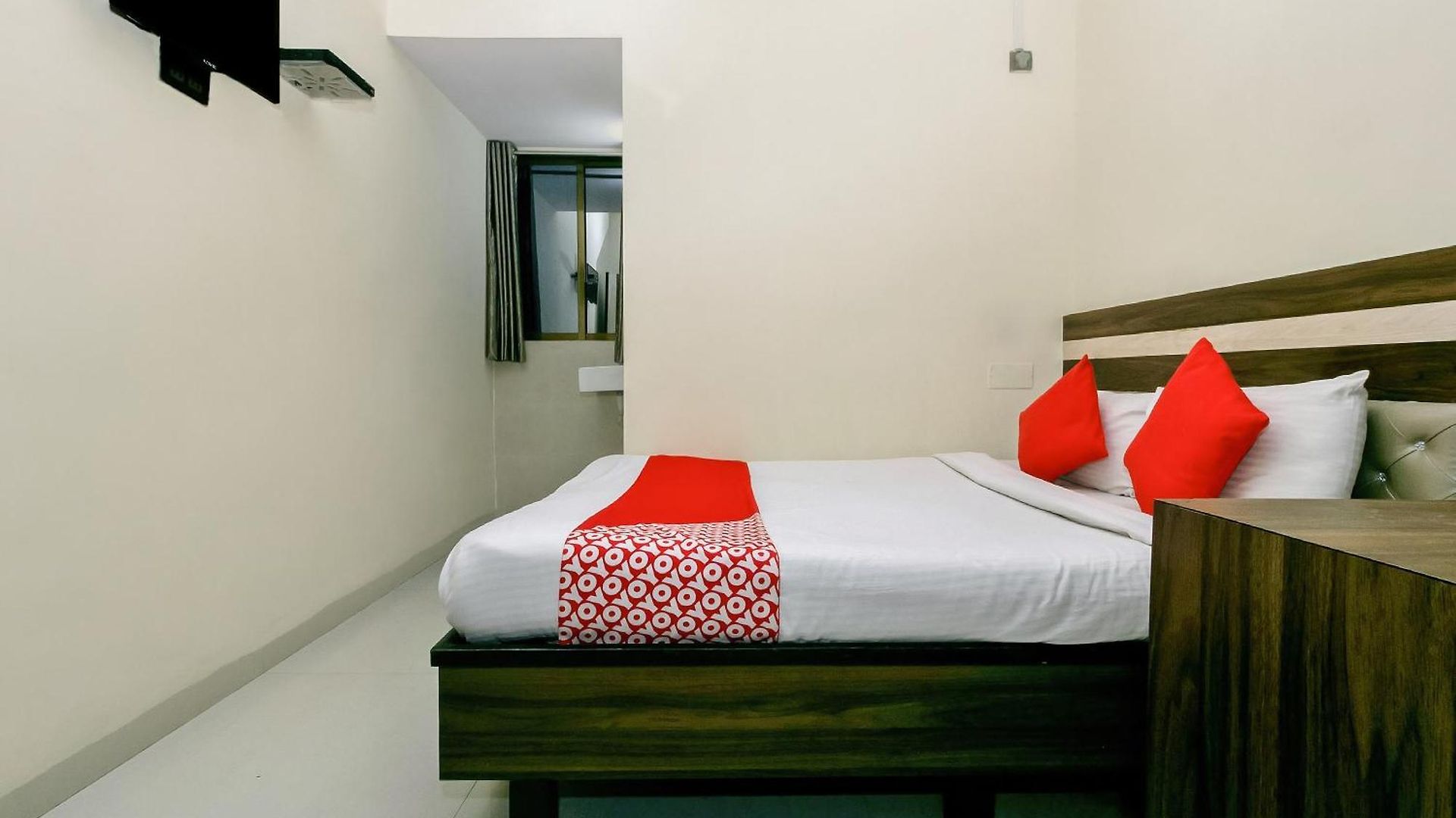 Oyo 23656 Parimeet Hotel