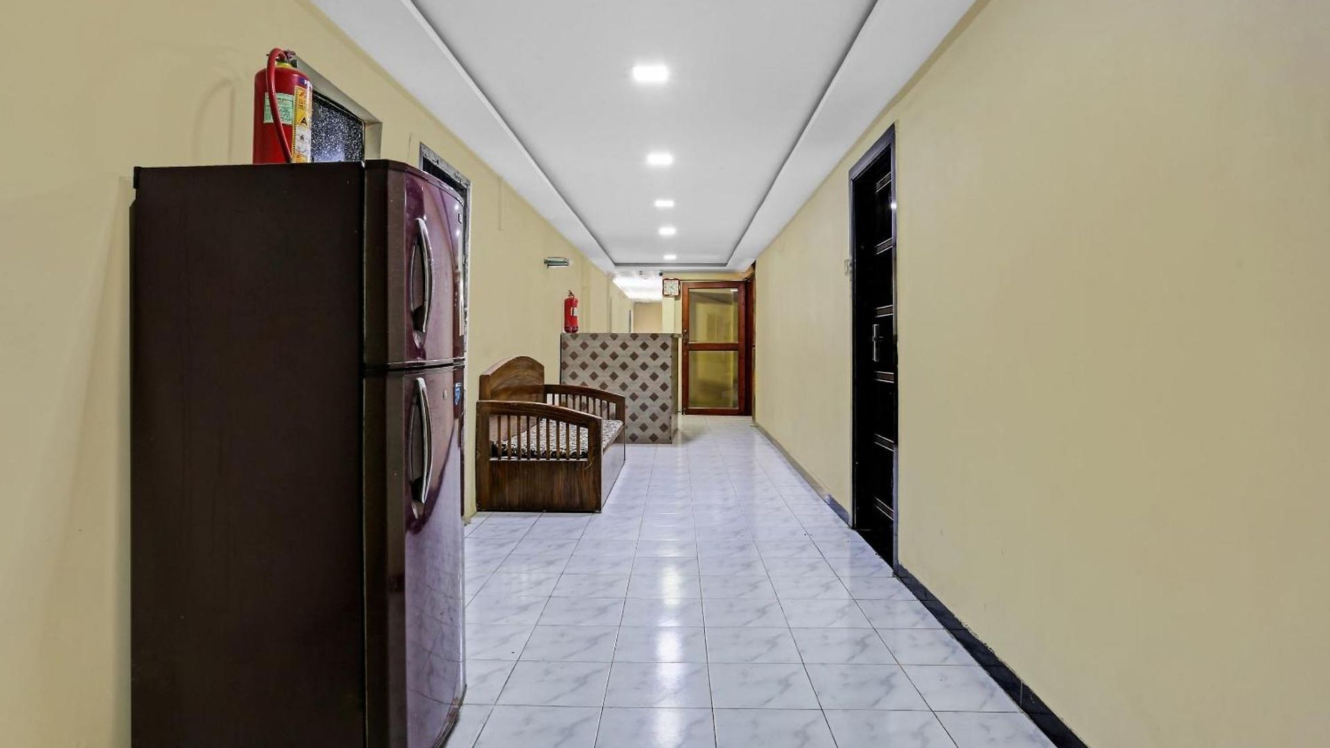 Oyo Flagship Pakeeza 4*
