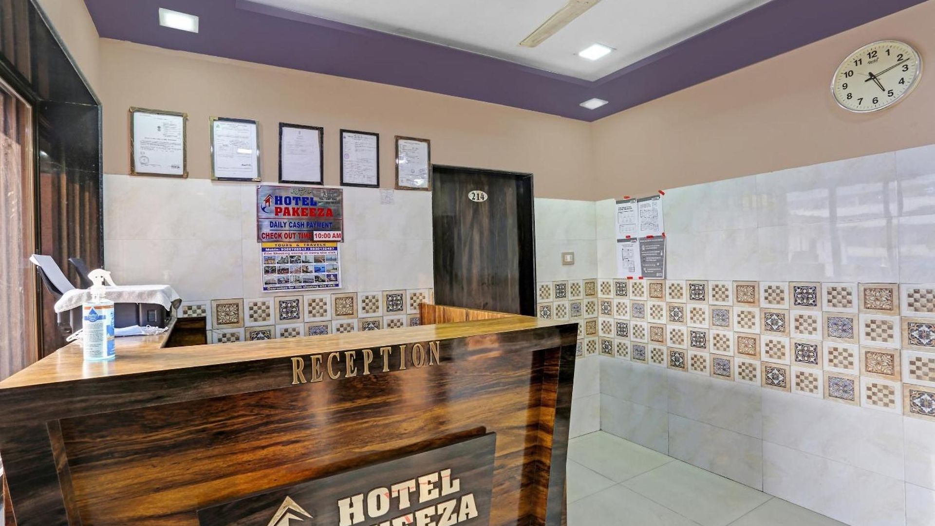Oyo Flagship Pakeeza Hotel 4*
