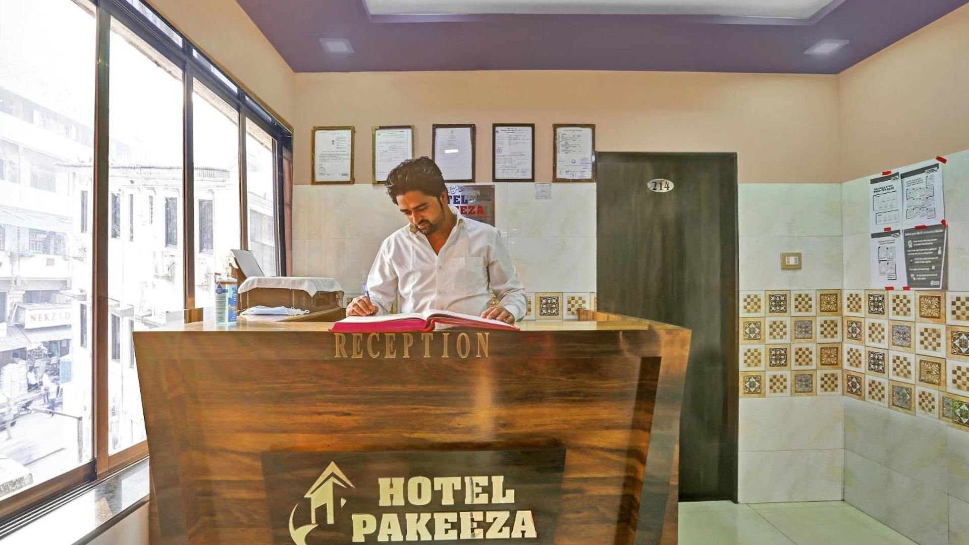 Hotel Oyo Flagship Pakeeza
