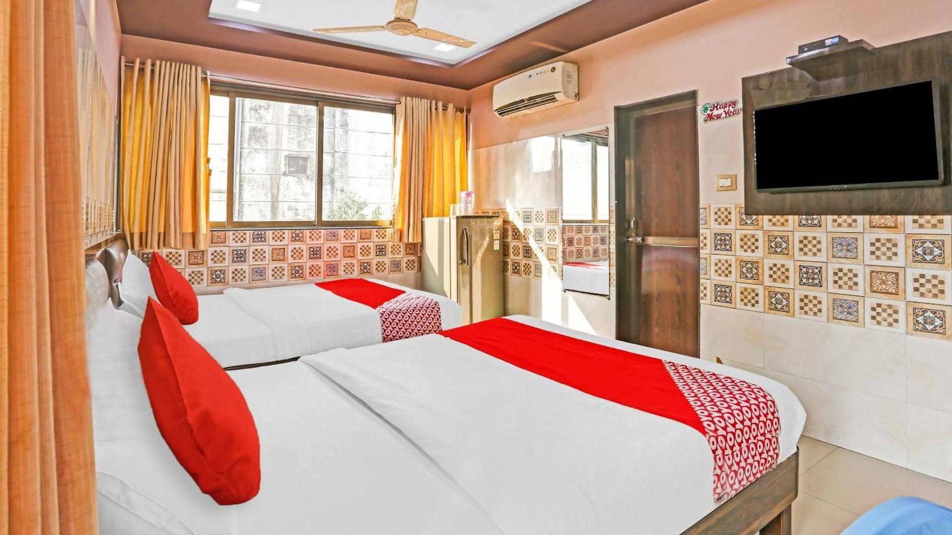 Oyo Flagship Pakeeza Hotel Mumbai