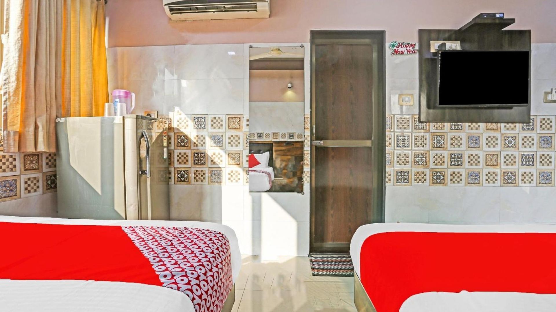 Oyo Flagship Pakeeza Hotel 4*