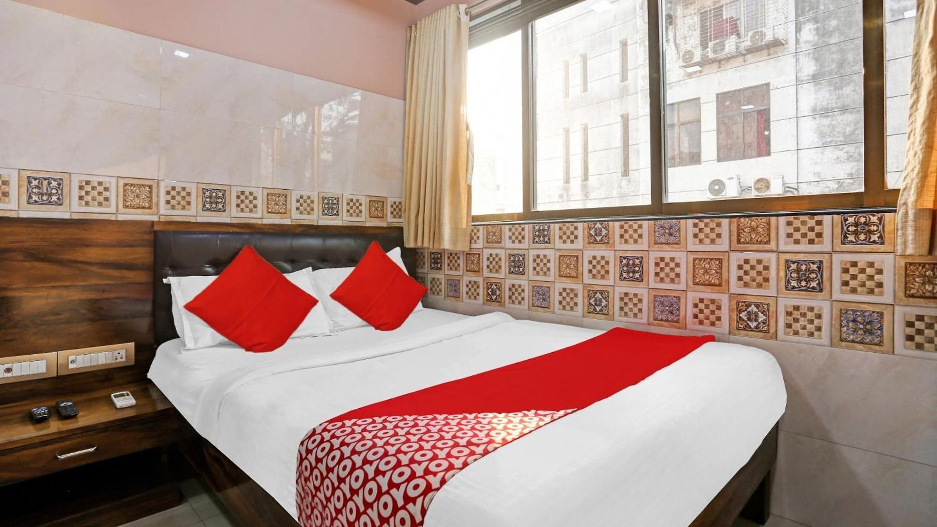 Hotel Oyo Flagship Pakeeza 4*