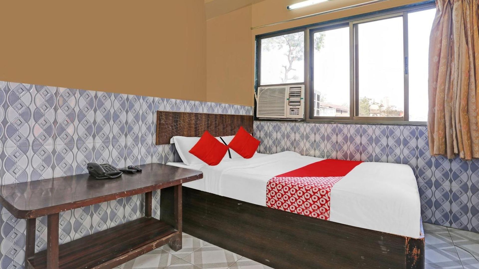 Oyo Flagship Pakeeza Hotel