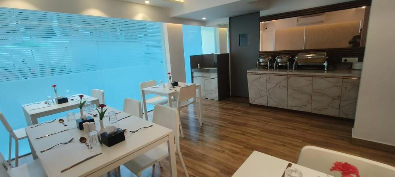 White House By Maxxvalue Service Bandra Mumbai