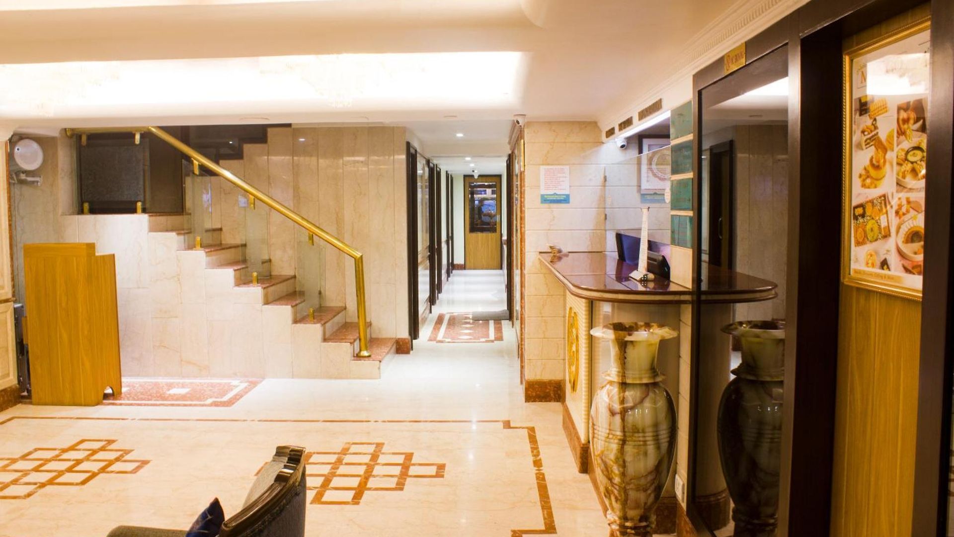 Hotel Regenta Place The Emerald 4*