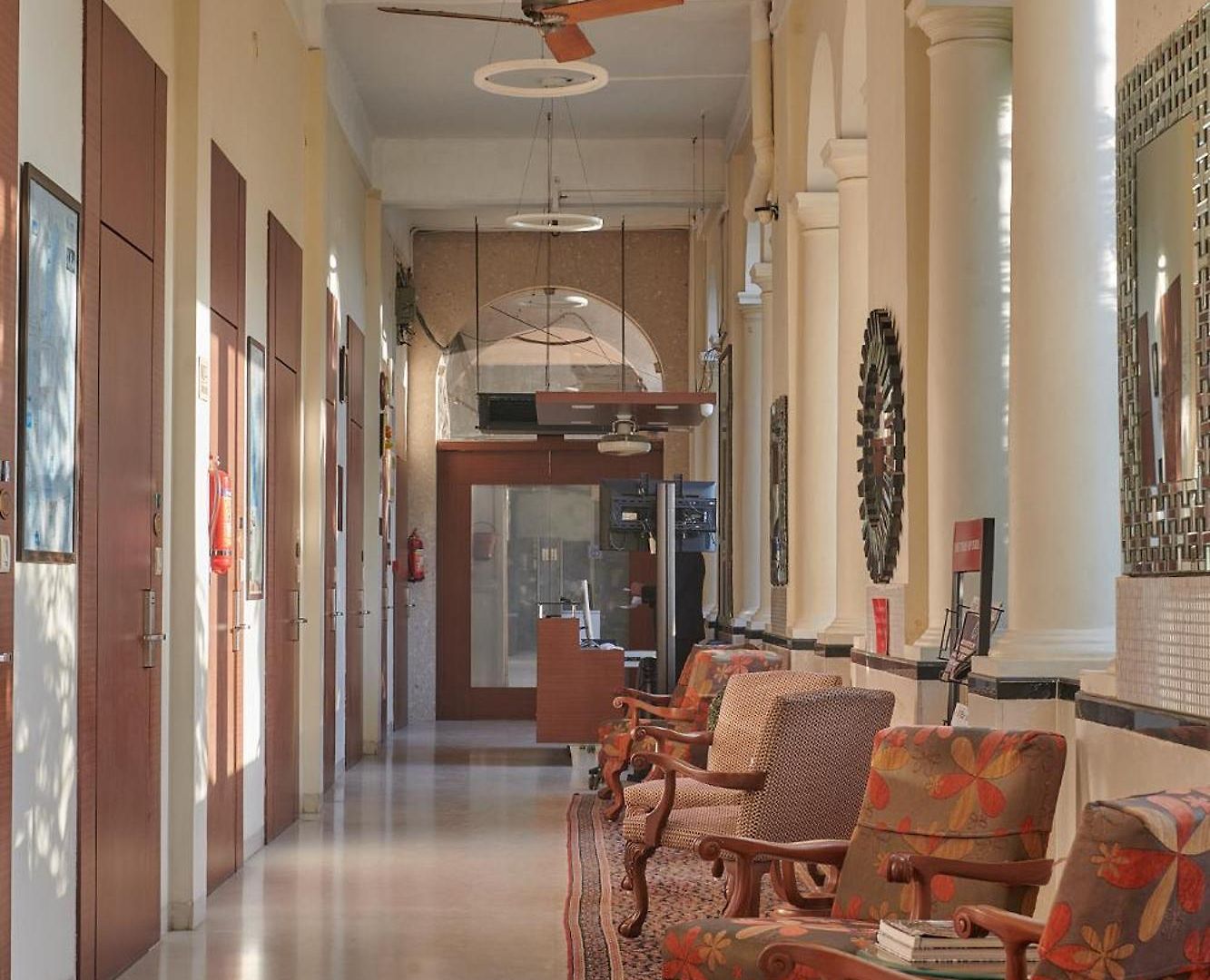 Elphinstone Hotel 3*