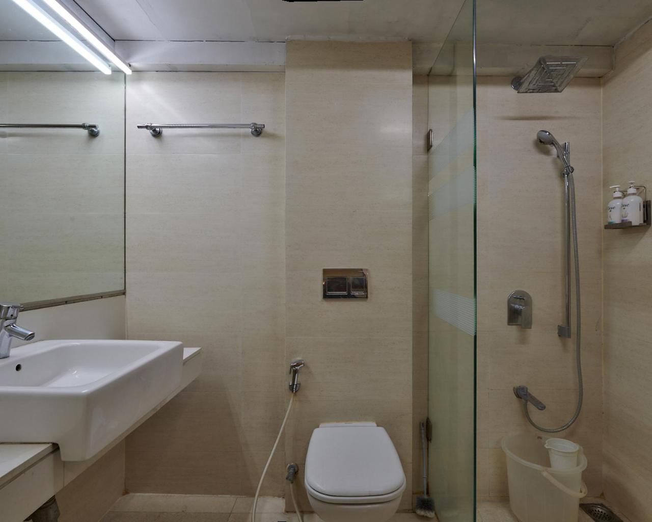 Hotel Bentley Marine Drive 2*