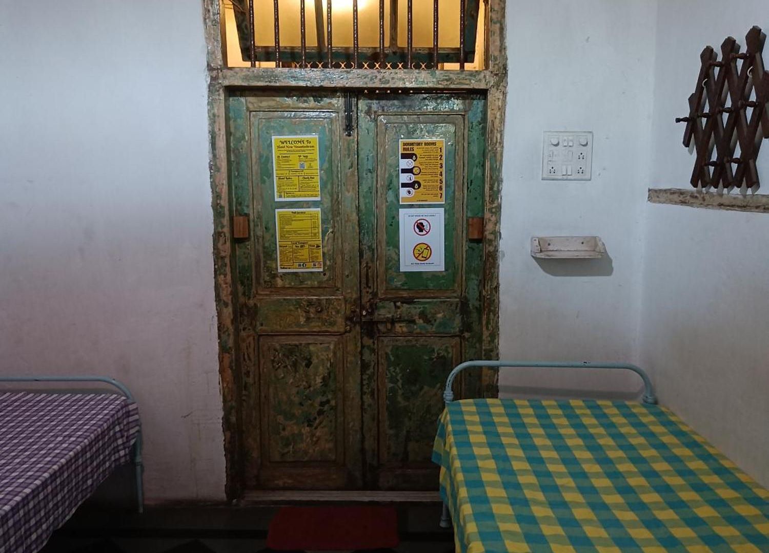 Vasantashram Cst Mumbai, Free Wifi With 1940s Retro Vibe
