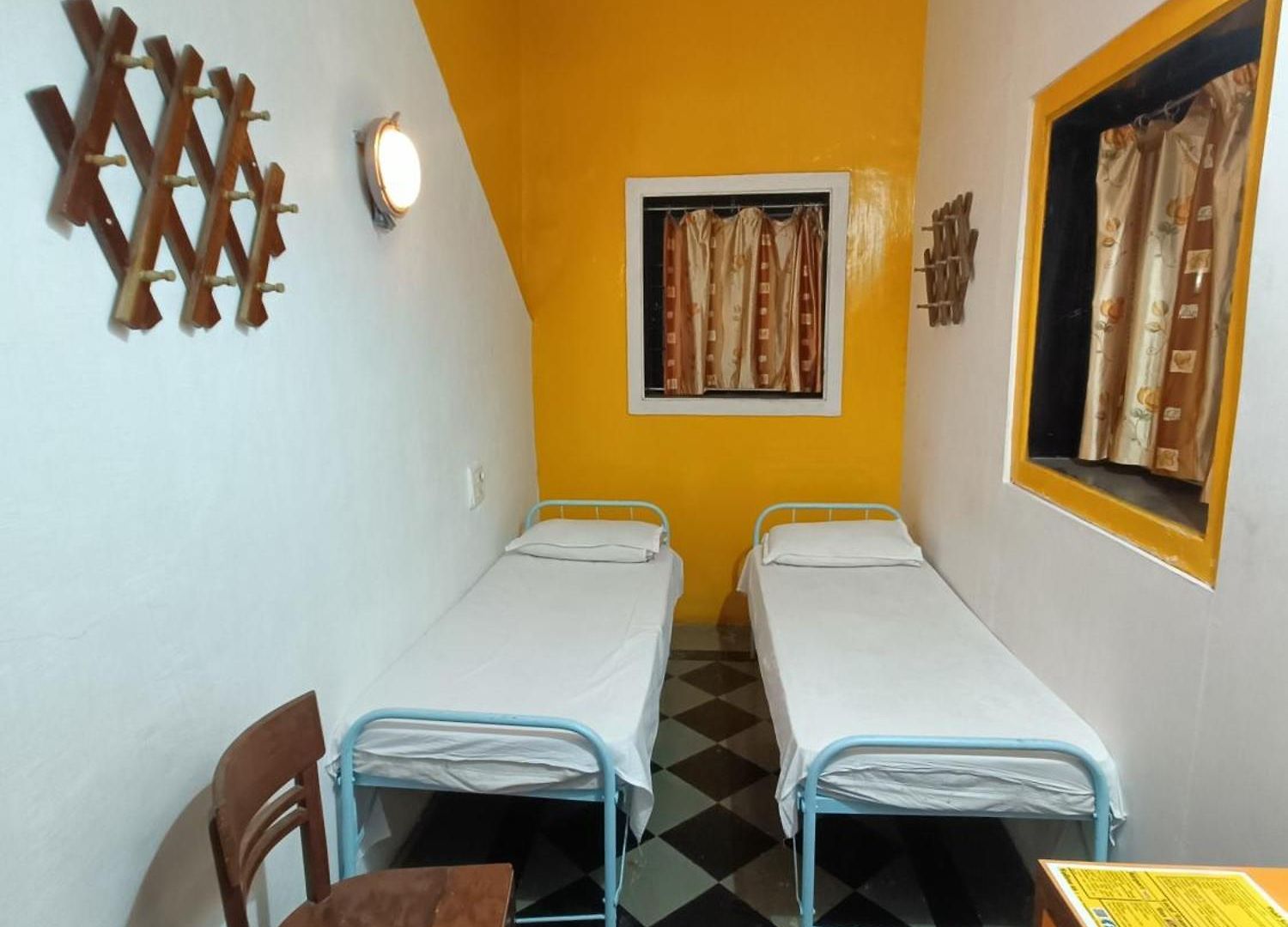 Hostel Vasantashram Cst Mumbai, Free Wifi With 1940s Retro Vibe Mumbai