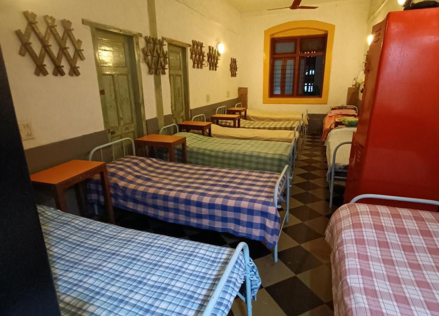 Vasantashram Cst Mumbai, Free Wifi With 1940s Retro Vibe Hostel *