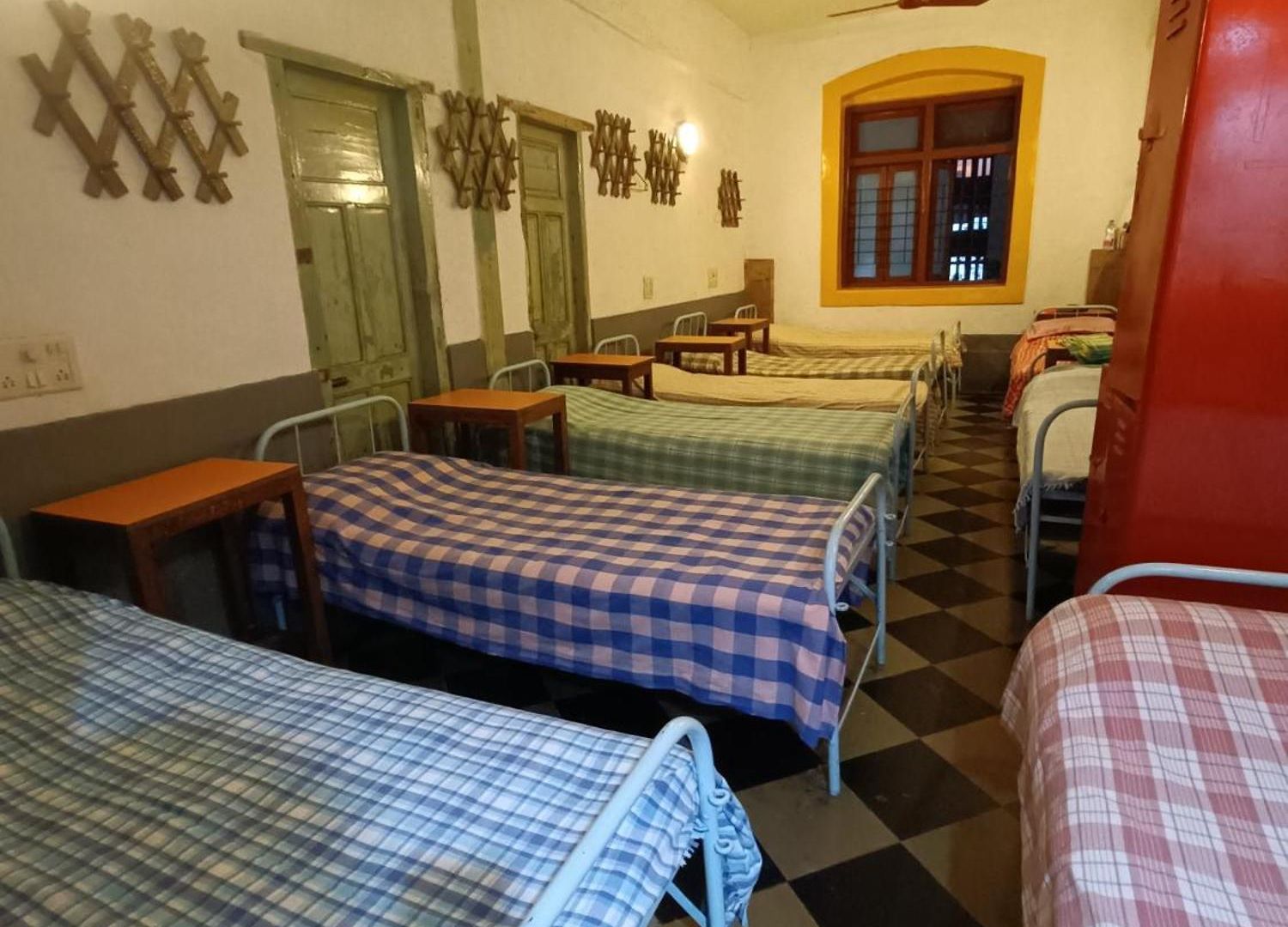 Hostel Vasantashram Cst Mumbai, Free Wifi With 1940s Retro Vibe *