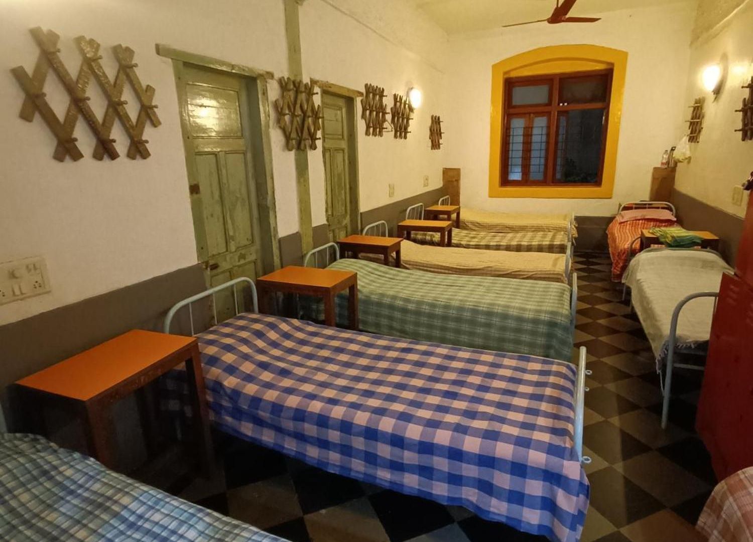 Hostel Vasantashram Cst Mumbai, Free Wifi With 1940s Retro Vibe Mumbai