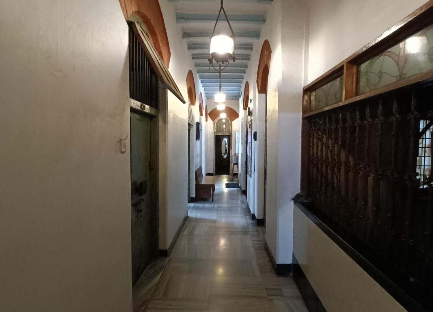 Vasantashram Cst Mumbai, Free Wifi With 1940s Retro Vibe Mumbai