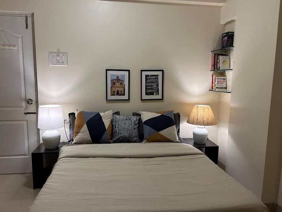 2bhk, Off Carter Rd, Bandra West Apartment *