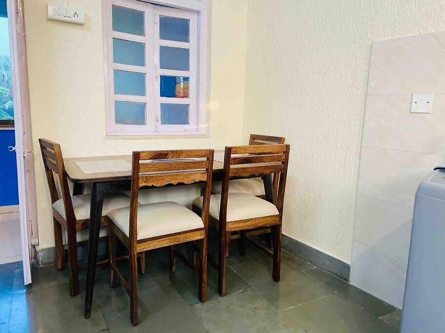 Apartment Rahat Manzil- The Old Warm Charm 2 Bedroom In Khar West By Connekt Homes
