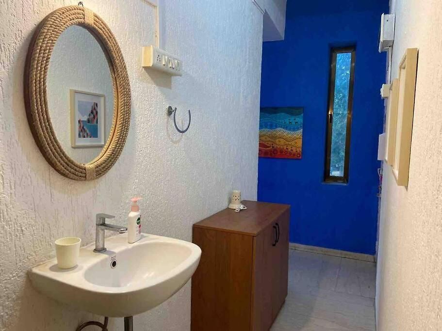 Rahat Manzil- The Old Warm Charm 2 Bedroom In Khar West By Connekt Homes Apartment *