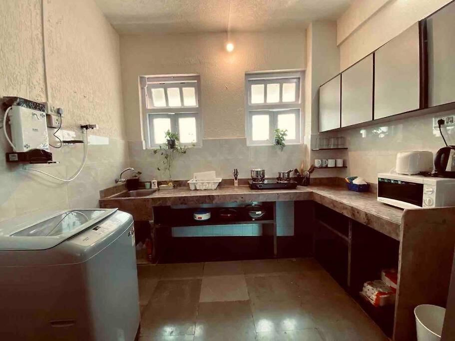 Apartment Rahat Manzil- The Old Warm Charm 2 Bedroom In Khar West By Connekt Homes