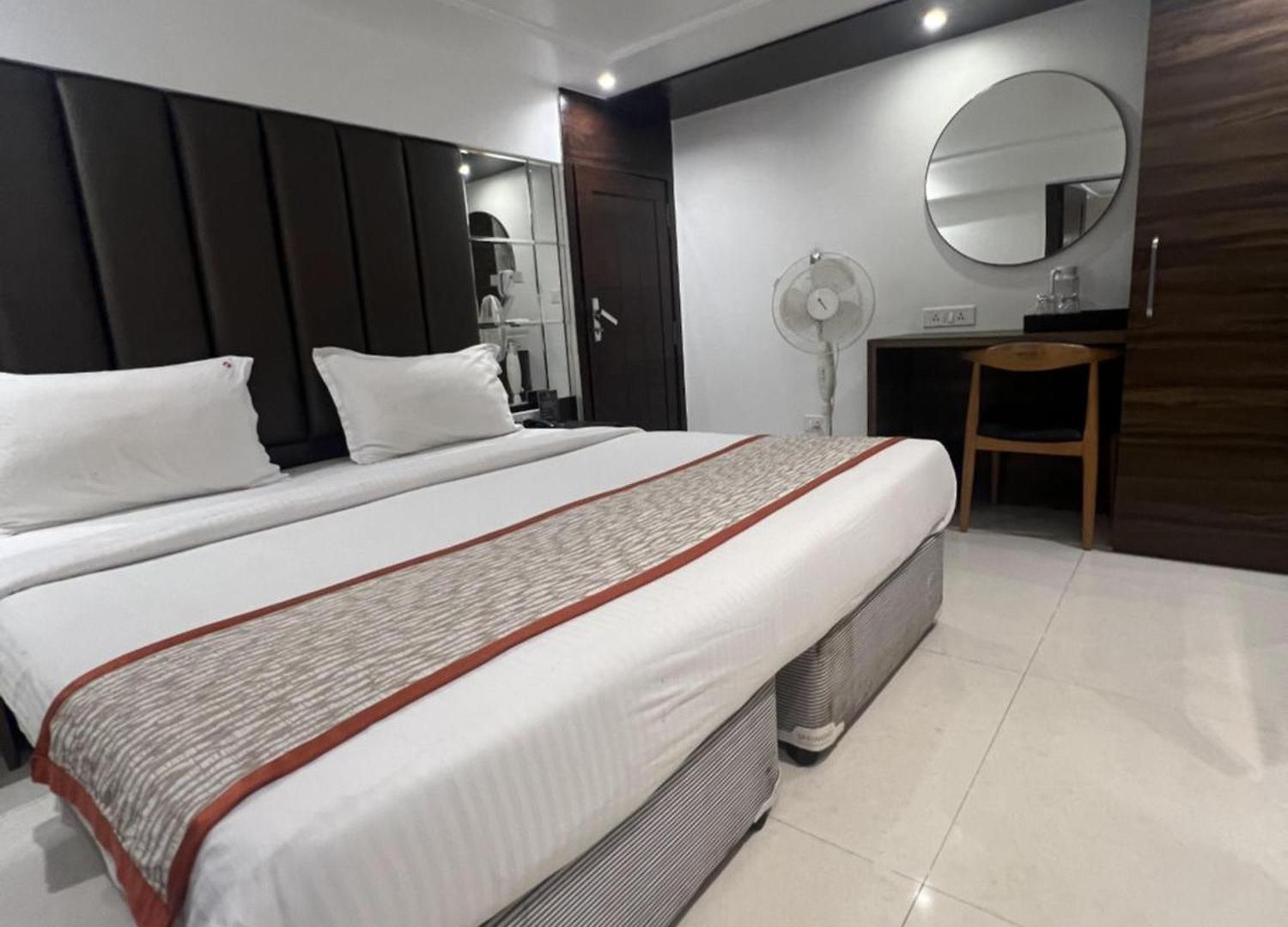 Supreme - Cuffe Parade 3*