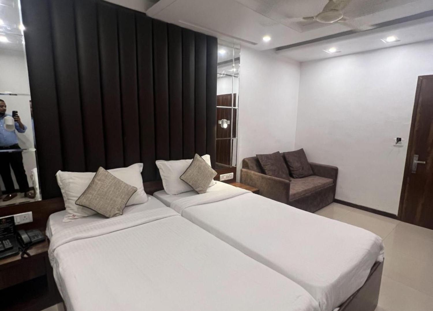 Supreme - Cuffe Parade Hotel 3*