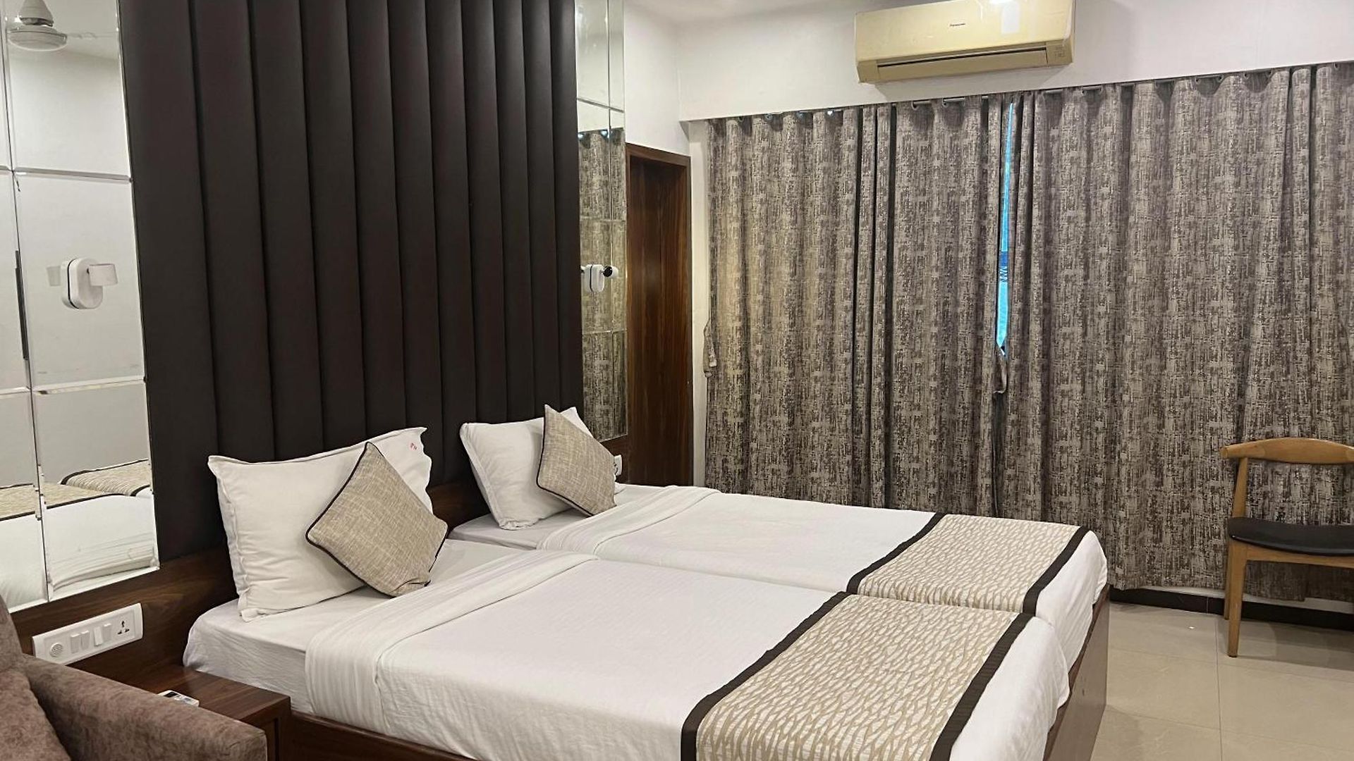Hotel Supreme - Cuffe Parade 3*