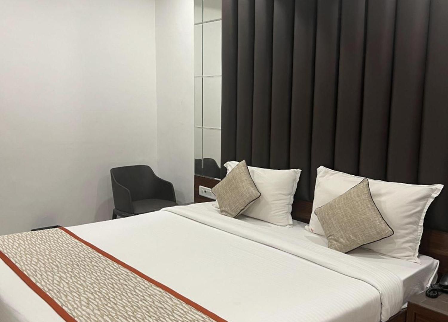 Supreme - Cuffe Parade 3*