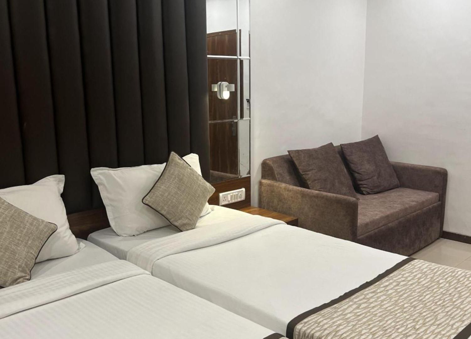 Supreme - Cuffe Parade 3*
