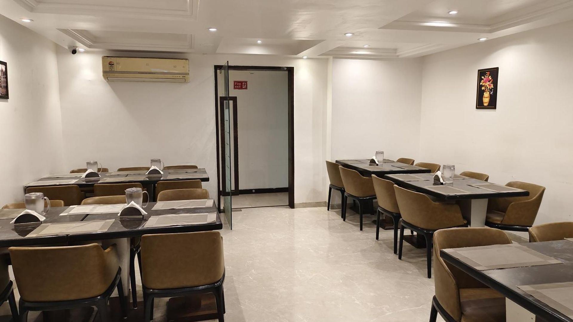 Supreme - Cuffe Parade Hotel 3*