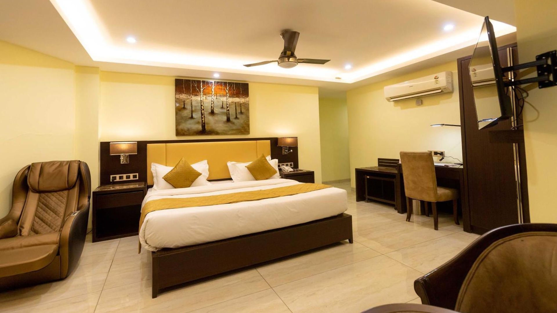 Hotel Godwin - Colaba Mumbai