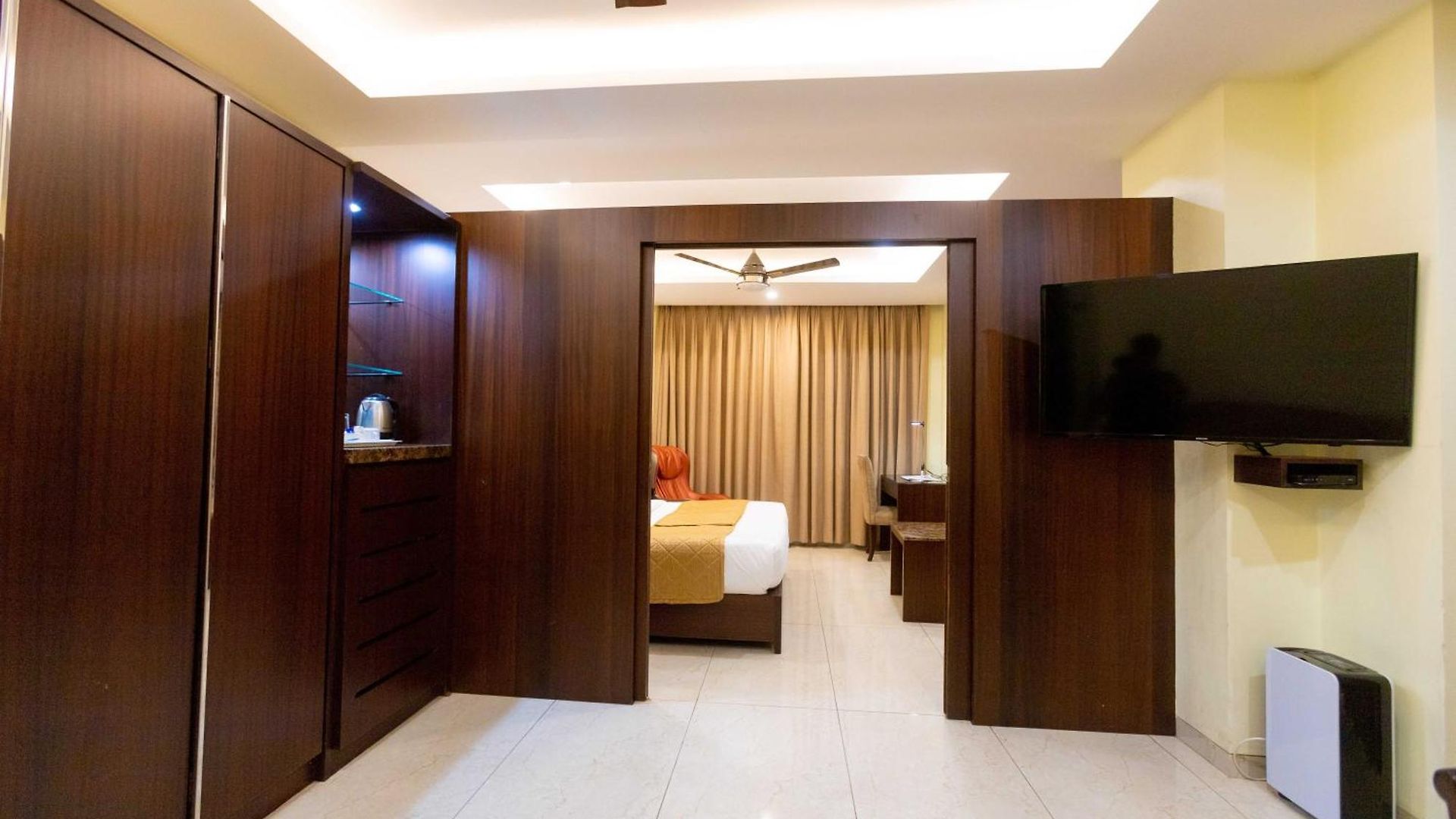 Godwin - Colaba