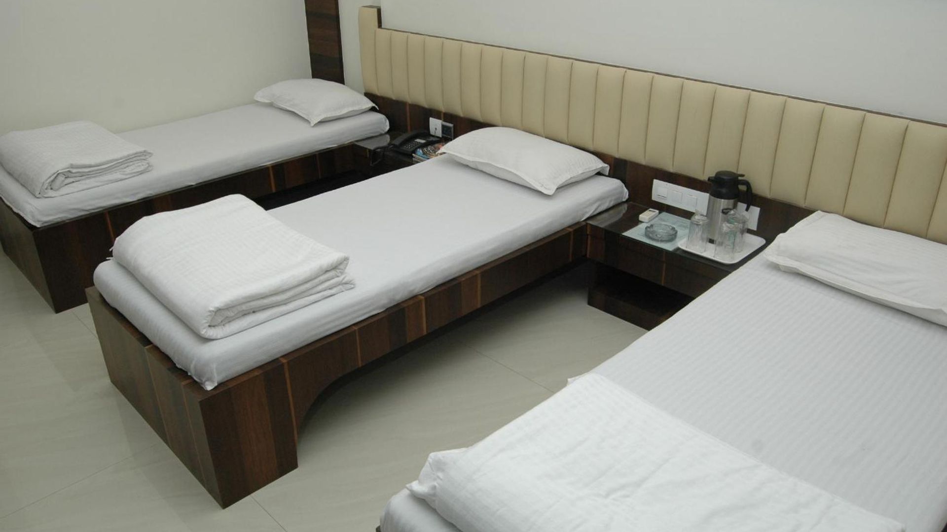 Hotel Causeway, Colaba *