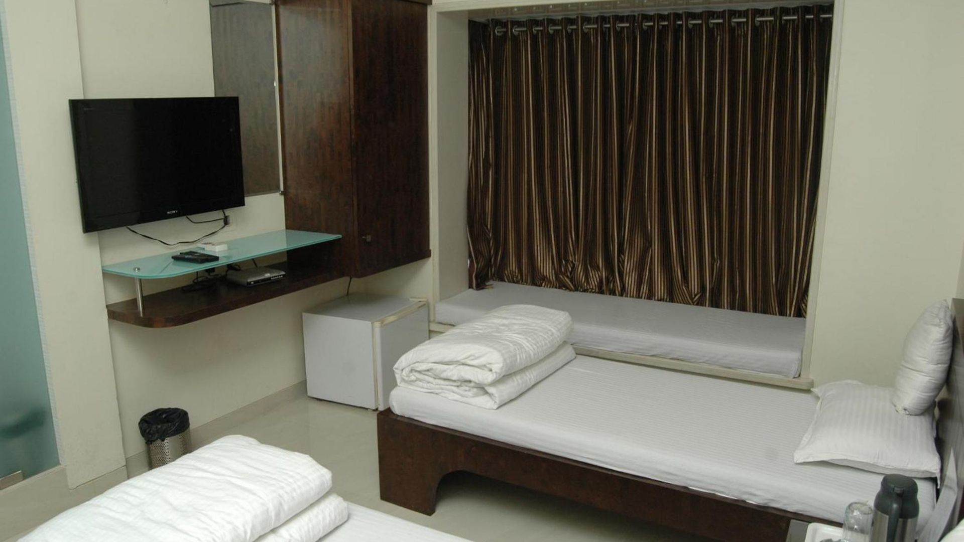 Causeway, Colaba