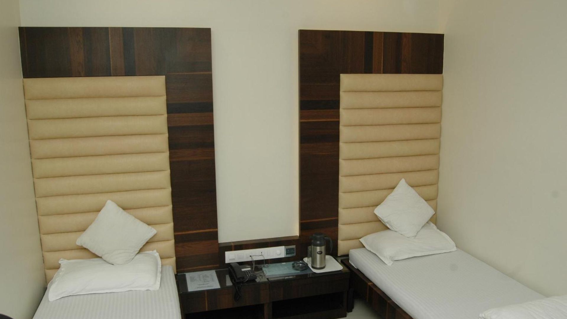 Hotel Causeway, Colaba Mumbai