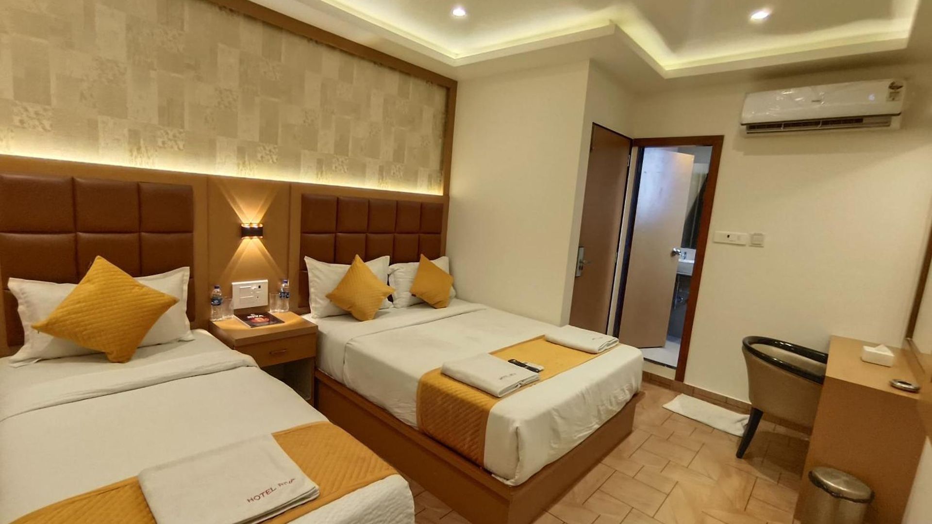 Hotel Riva International Goregaon- Near Nesco 3*