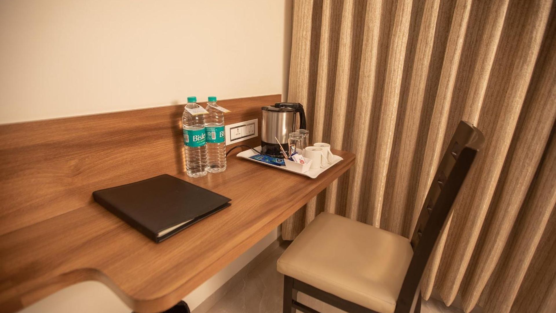 Naaz Executive Hotel Mumbai