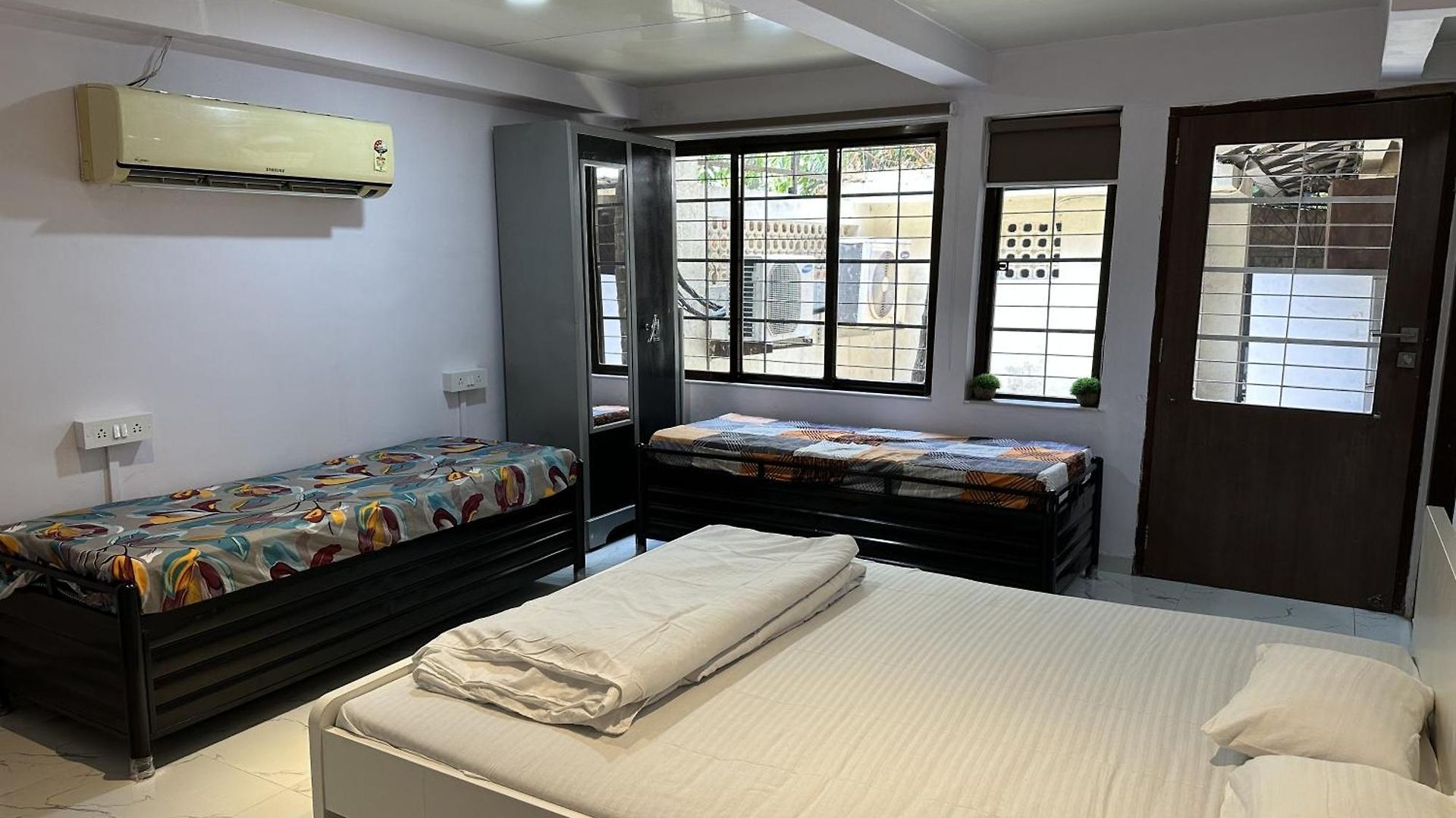 Apartment Ravish Apartment, Juhu Mumbai