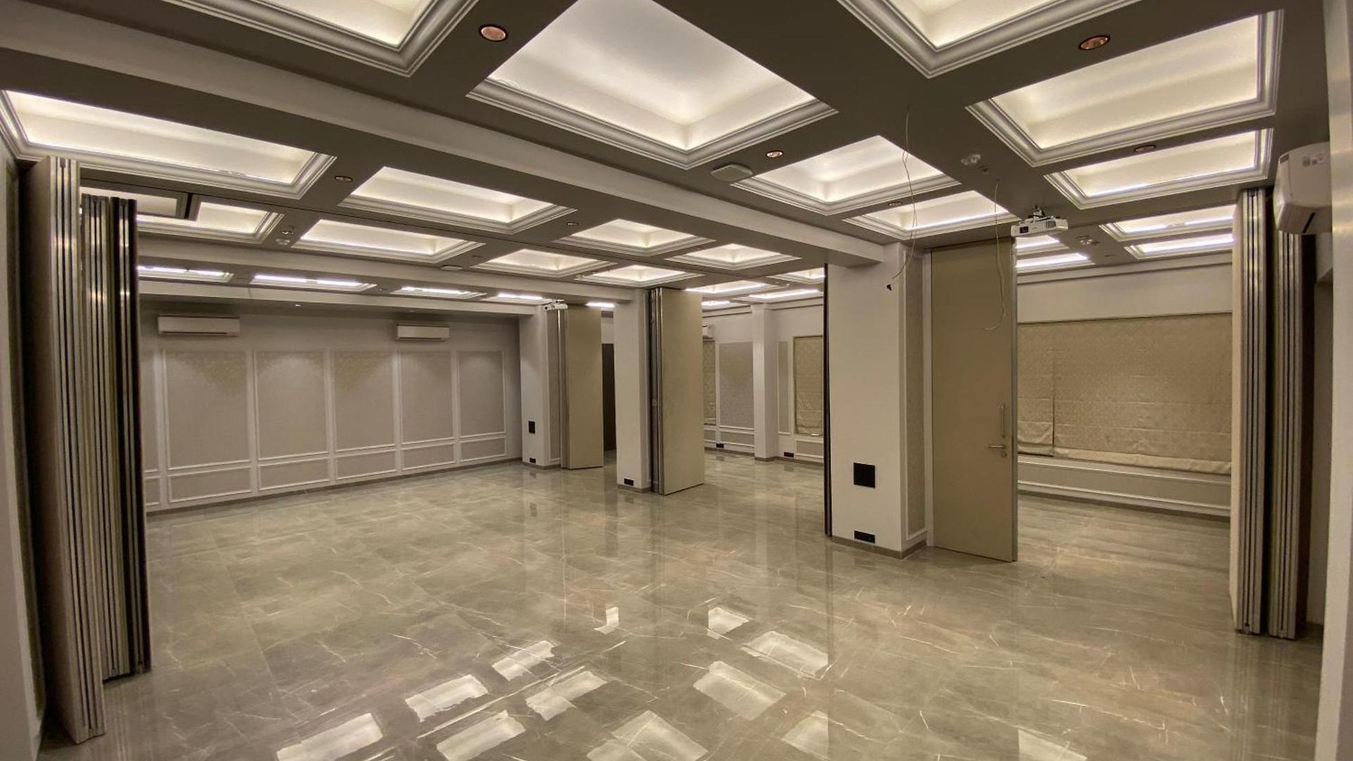 J And Banquets Hotel 3*