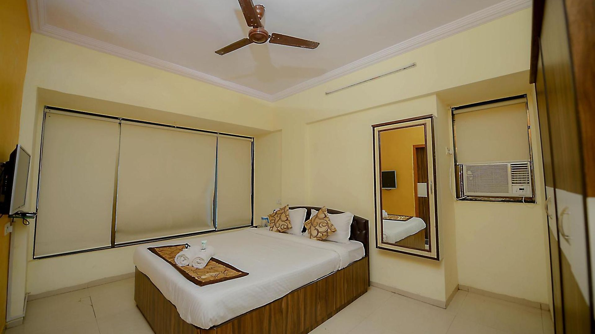 Hotel Fabhotel Lal Sai Residency