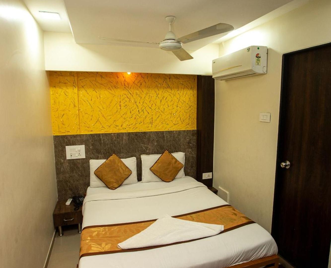 J D Residency Hotel Mumbai