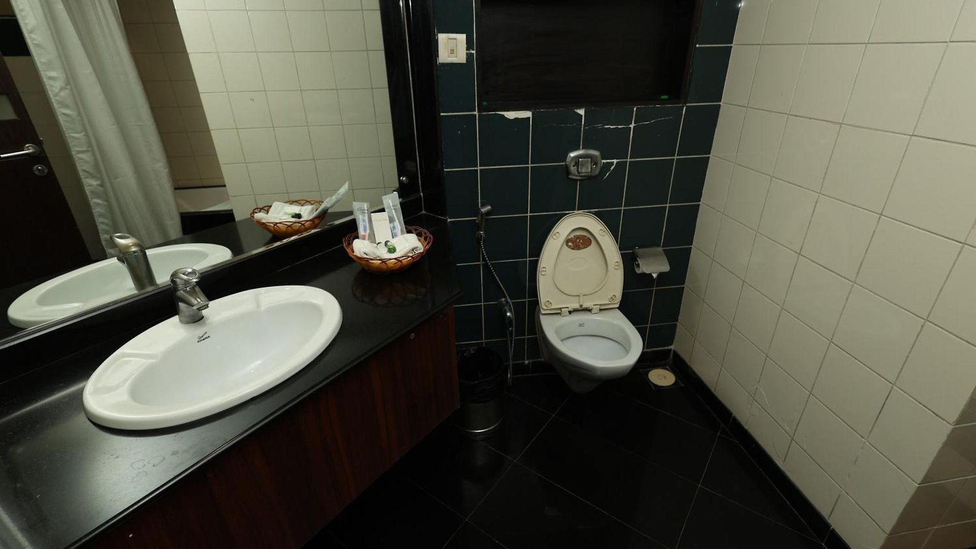 Quaint & Banquet Hotel Mumbai