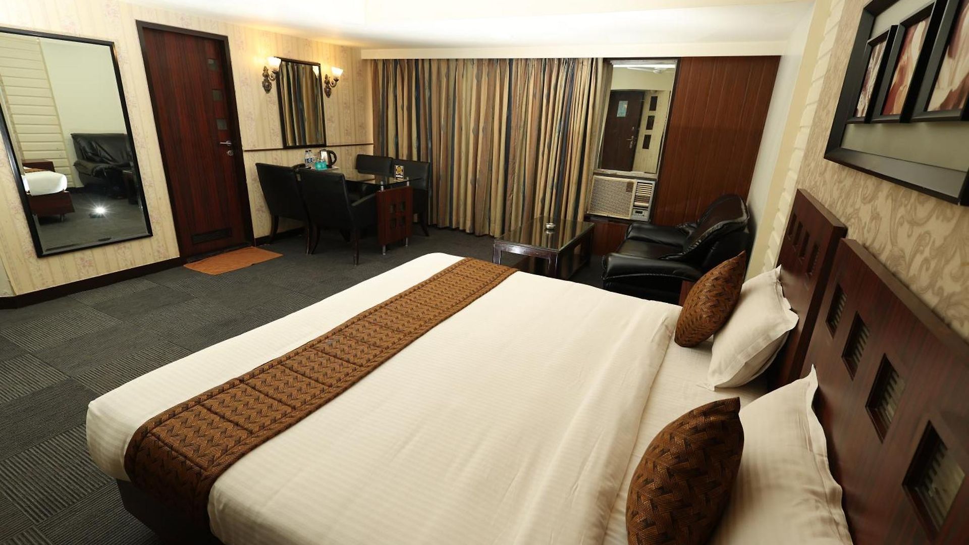 Quaint & Banquet Hotel Mumbai