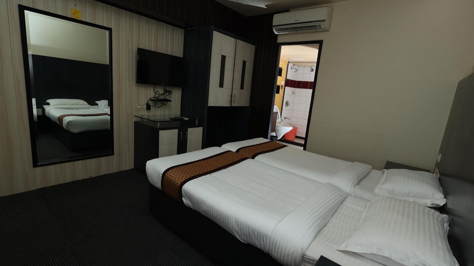 Quaint & Banquet Hotel Mumbai