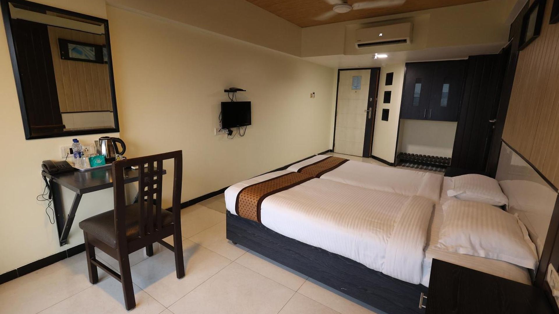 Quaint & Banquet Hotel 2*