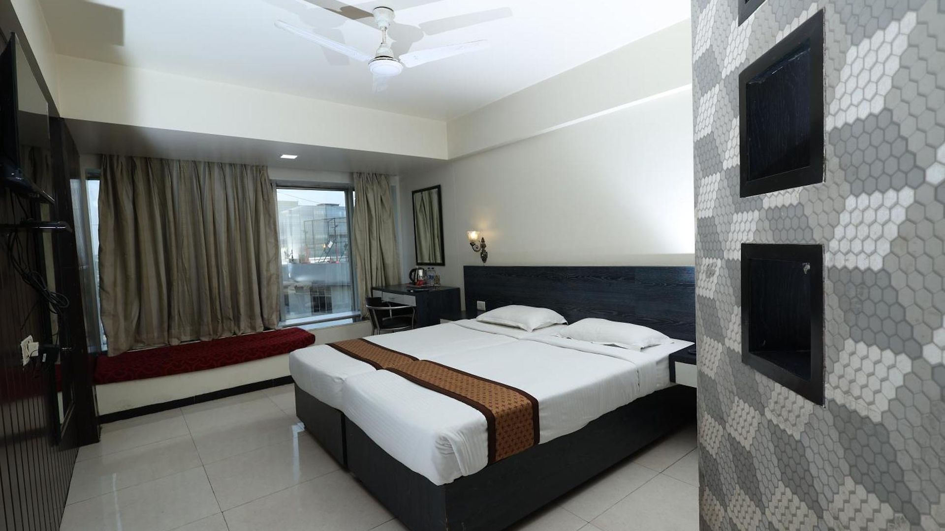 Quaint & Banquet Hotel Mumbai
