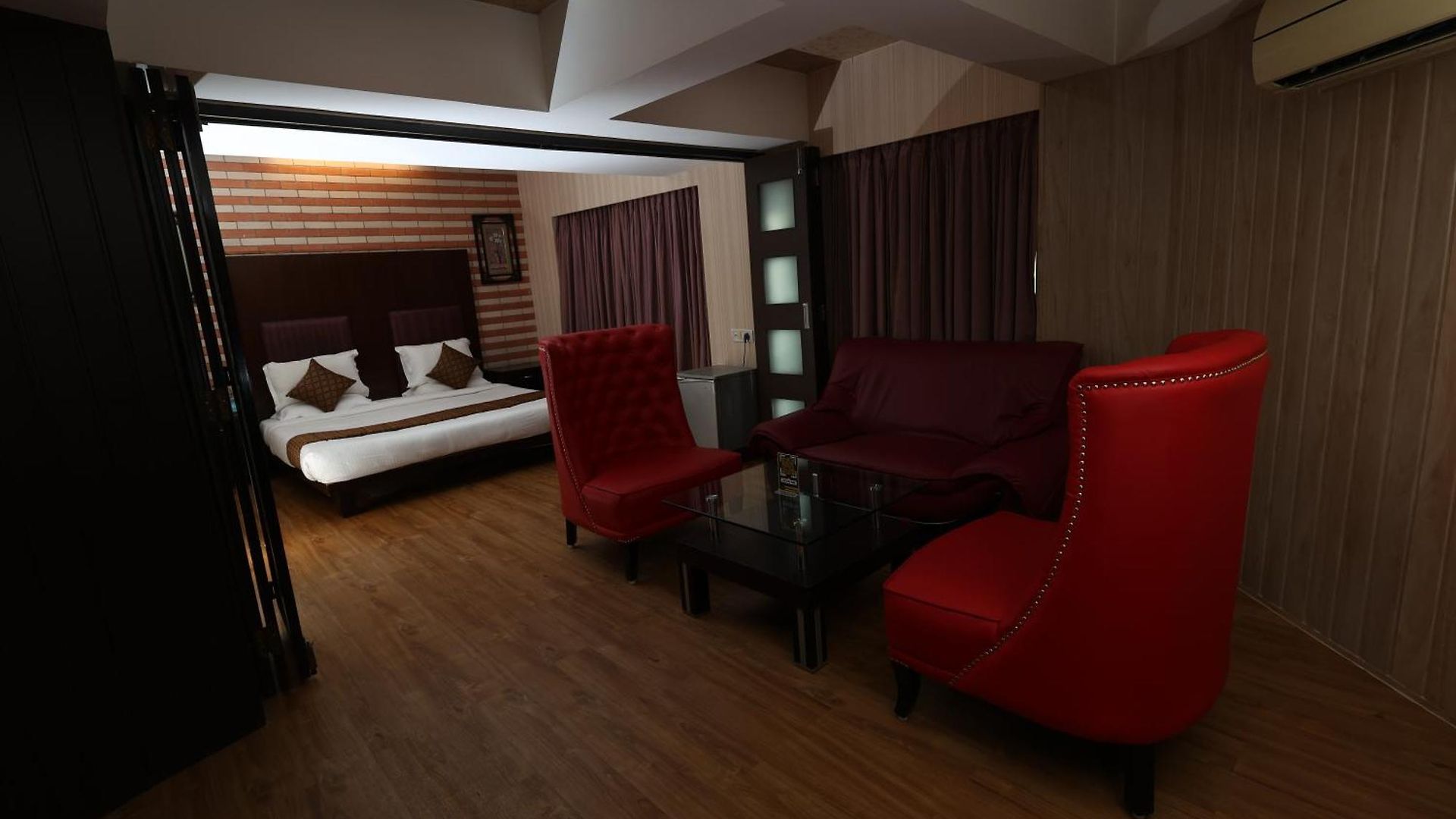 Quaint & Banquet Hotel 2*