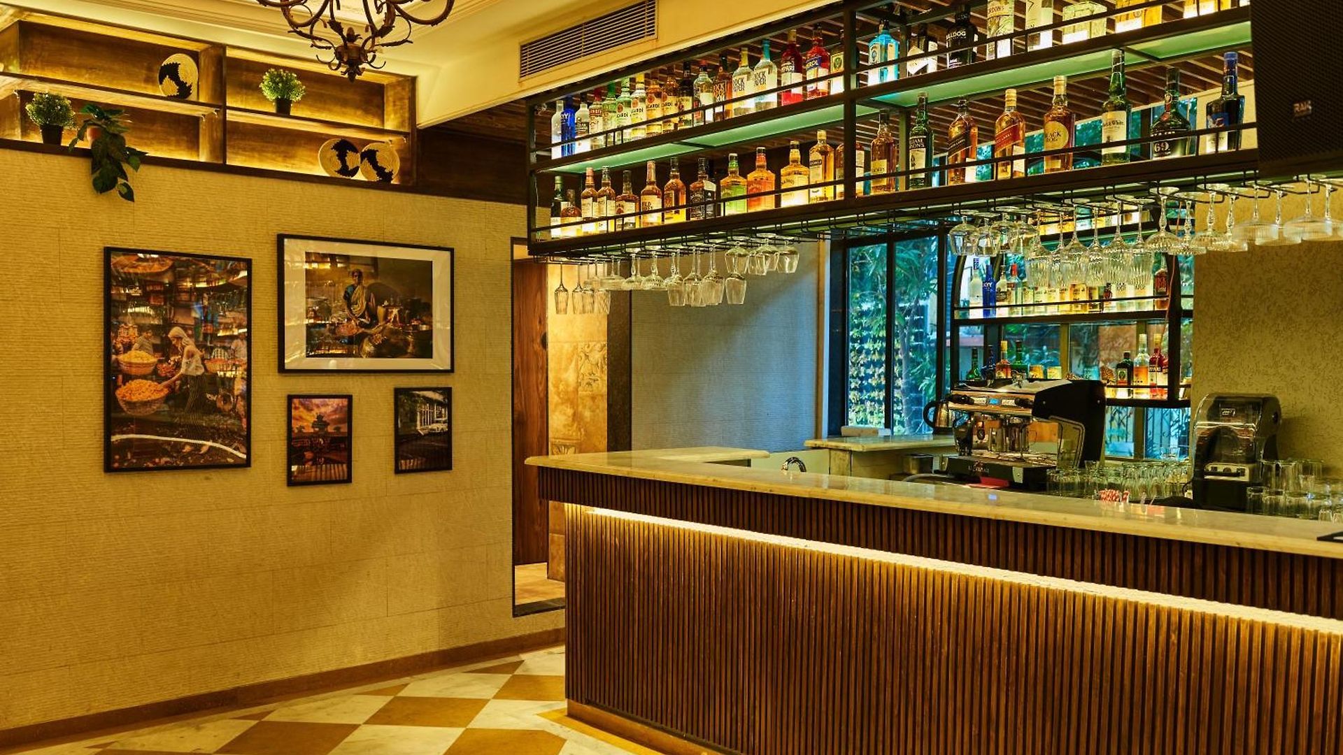 Arnna-Nesco Goregaon Hotel